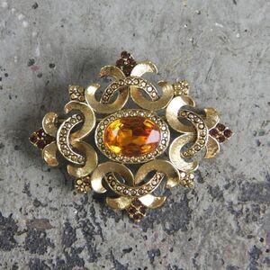 Signed Oscar de la Renta Gold Brooch